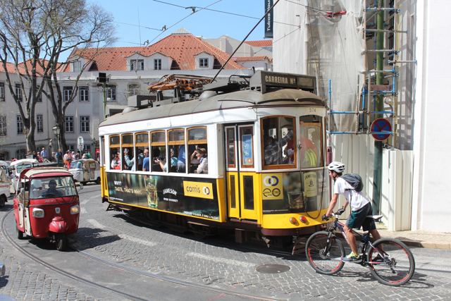 Tram 28